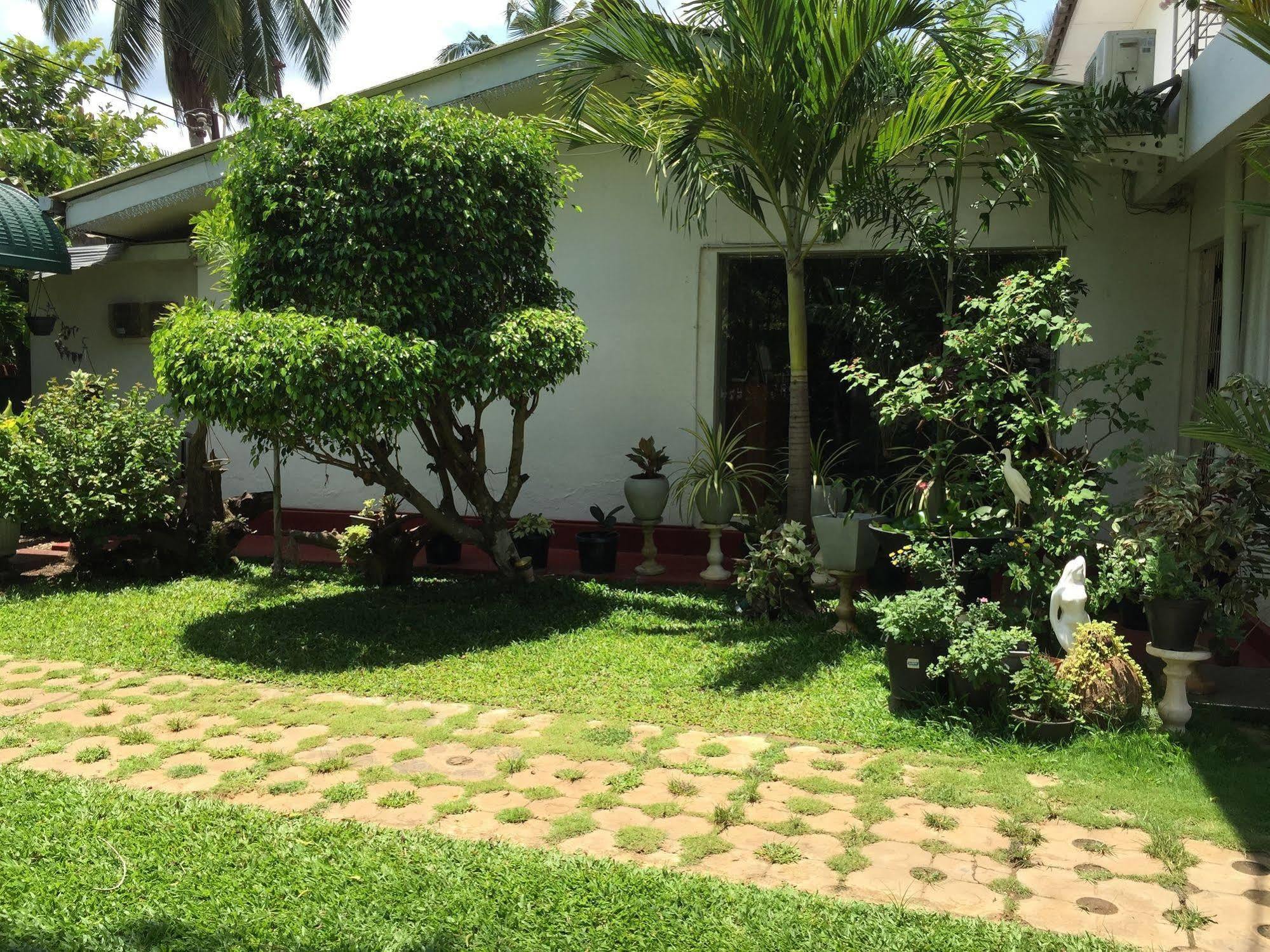 Pinidiya Resort Anuradhapura Esterno foto